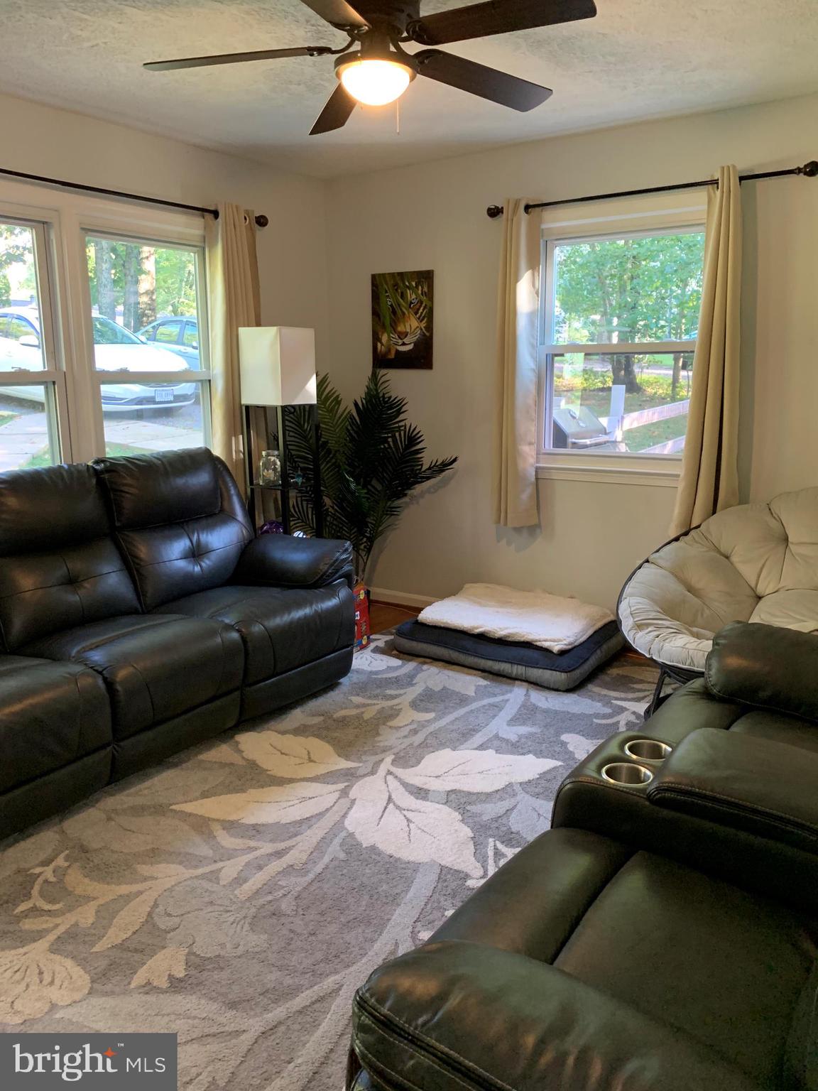 13238 Scotts Mill Road Culpeper, VA 22701 - Photo 6 of 21 Living Room