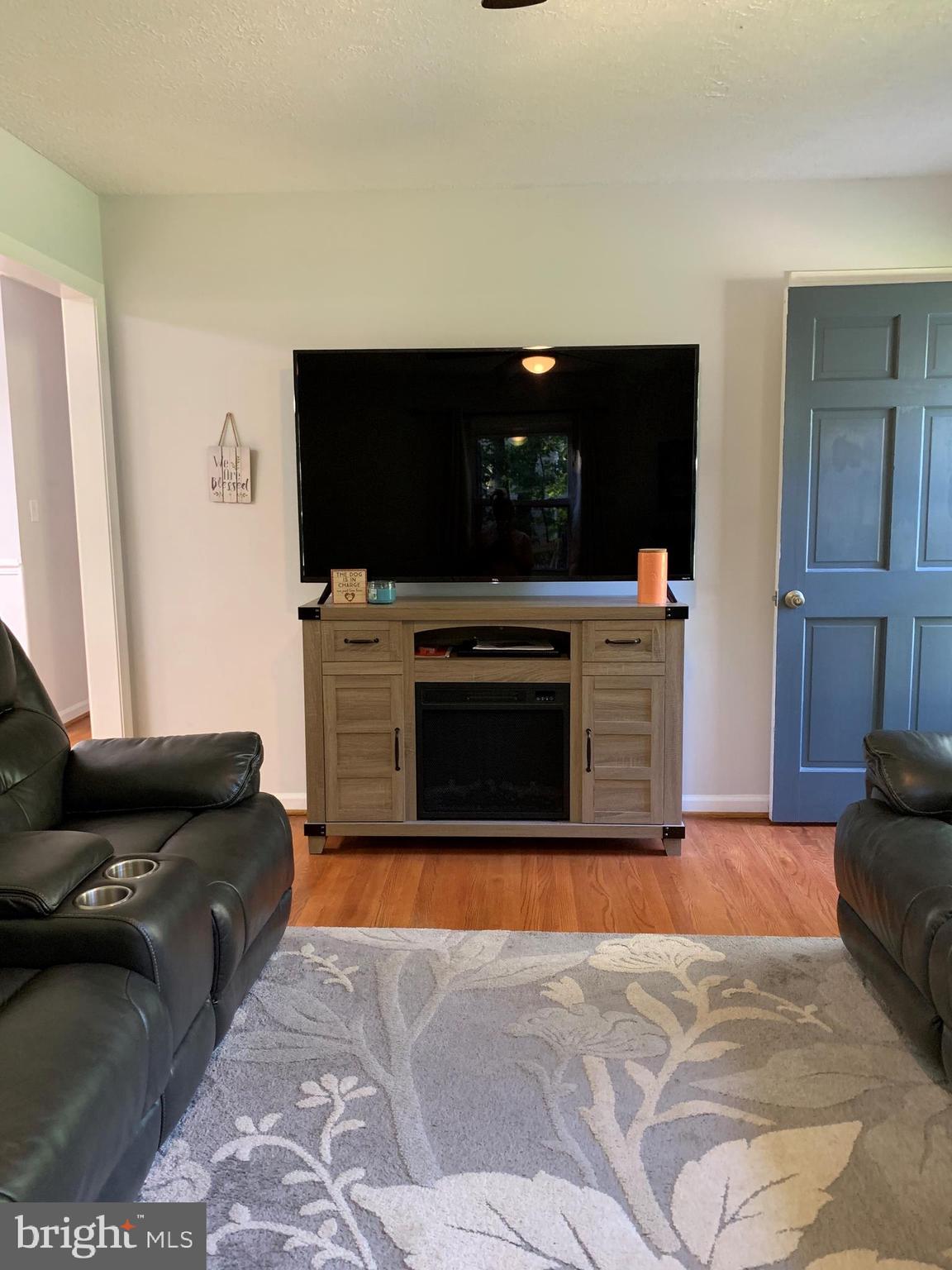 13238 Scotts Mill Road Culpeper, VA 22701 - Photo 7 of 21 Living Room