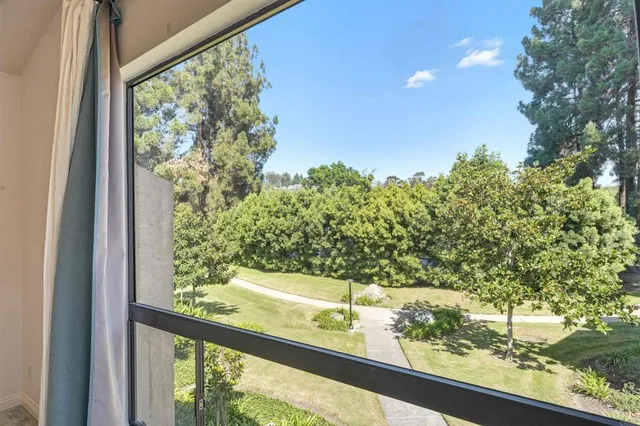 $1,060,000 | 10304 Crosscreek Terrace, San Diego, CA 92131