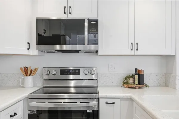 $999,999 | 10304 Crosscreek Terrace, San Diego, CA 92131