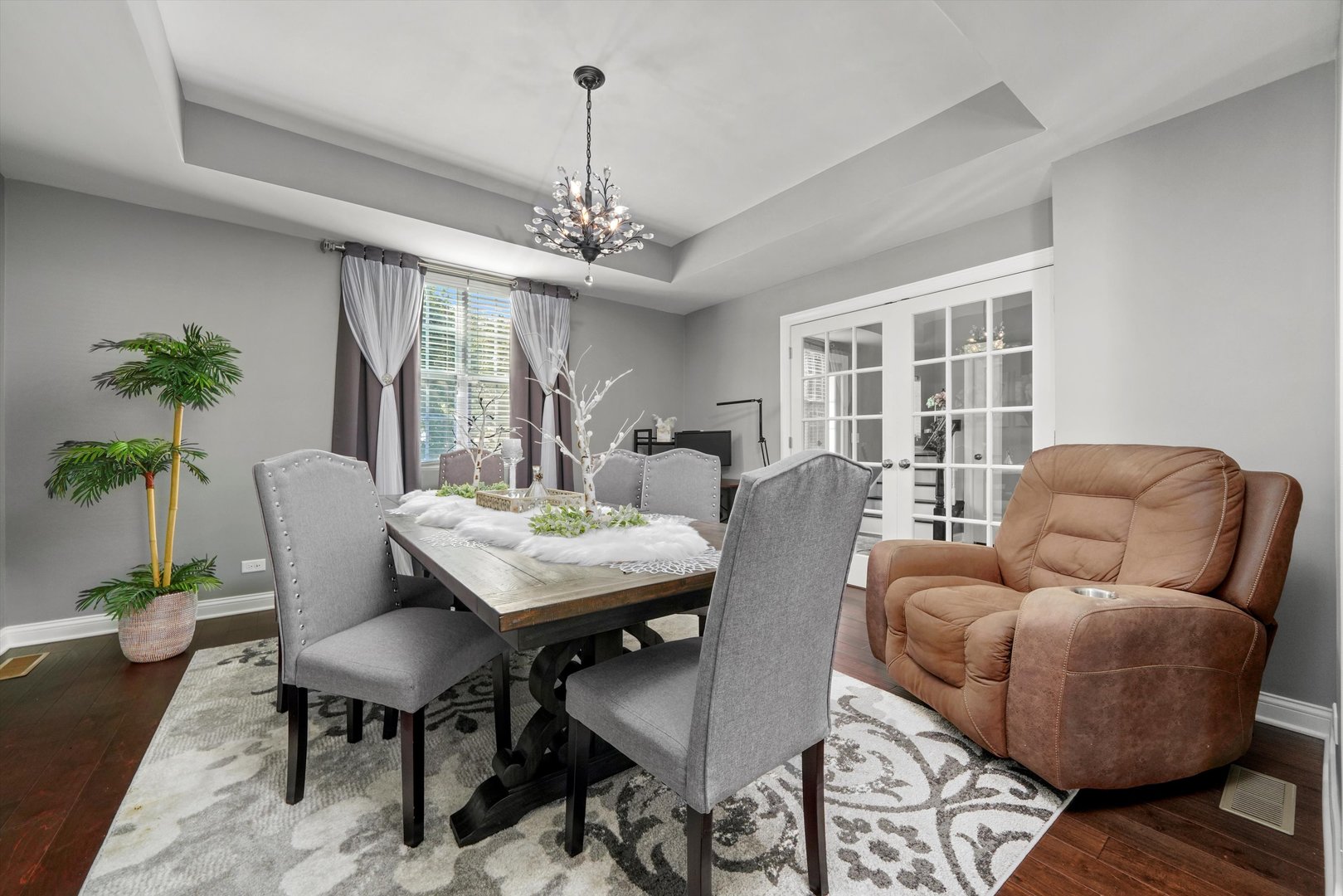 749 North Misty Ridge Drive Romeoville, IL 60446 - Photo 4 of 44 a view of a livingroom with furniture window and wooden floor