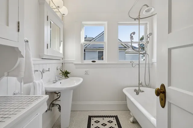 $1,995,000 | 1814 Clinton Avenue, Alameda, CA 94501