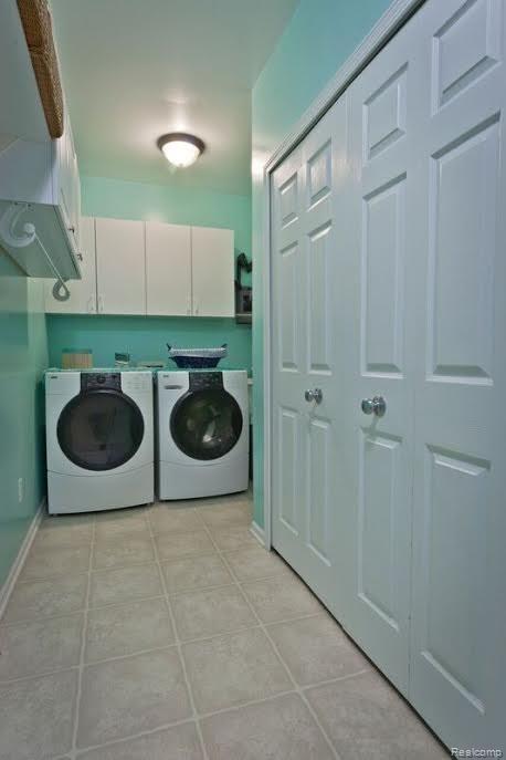 2389 Olds Road Metamora, MI 48455 - Photo 17 of 31 laundry.jpg
