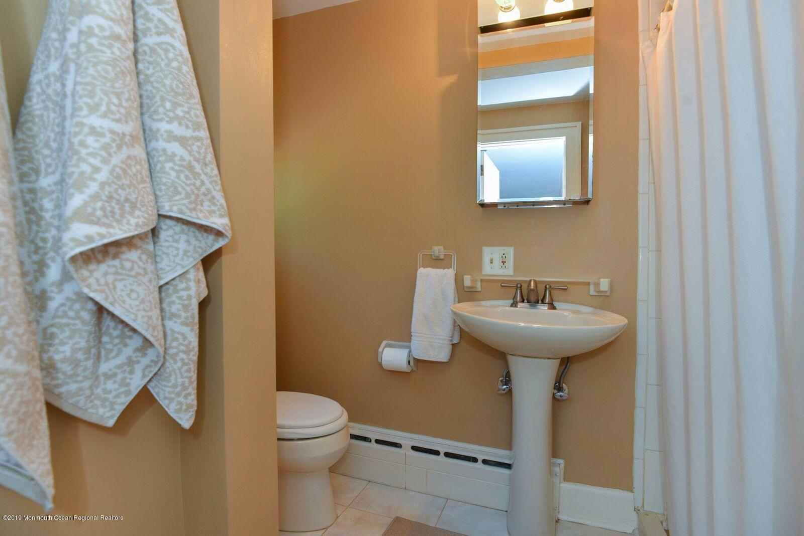 119 Hope Road Tinton Falls, NJ 07724 - Photo 13 of 29 Masterbath