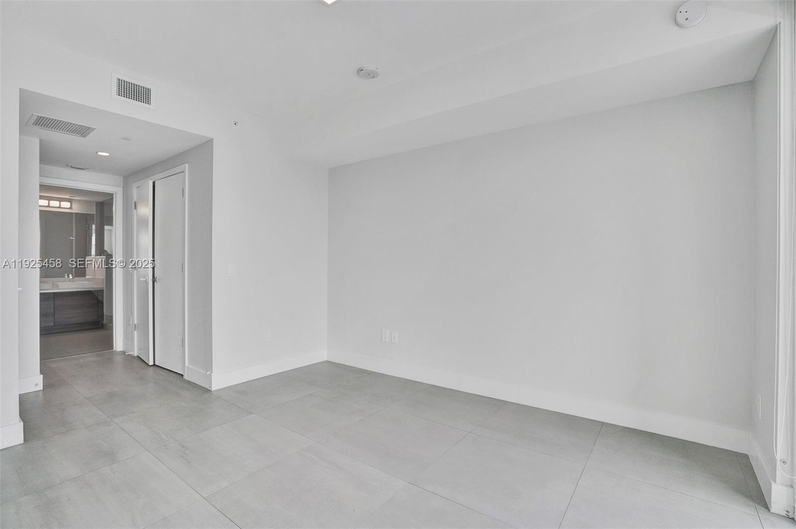 1080 Brickell Avenue, Unit 4109 Miami, FL 33131 - Photo 12 of 23 a view of an empty room