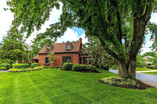 $875,000 | 9844 Zig Zag Road, Montgomery, OH 45242