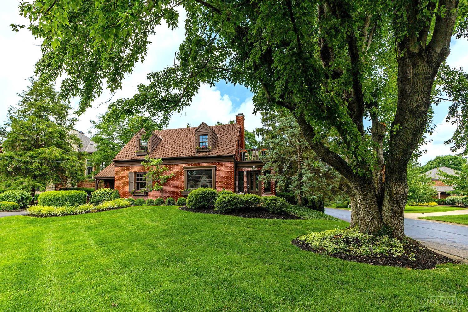 9844 Zig Zag Road Montgomery, OH 45242 - Photo 1 of 28