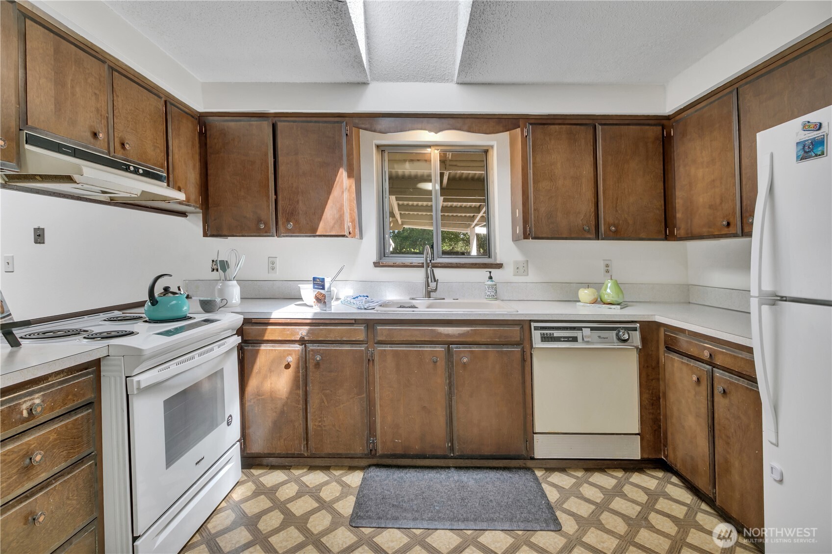 8841 Timber Loop Southeast Olympia, WA 98513 - Photo 10 of 34