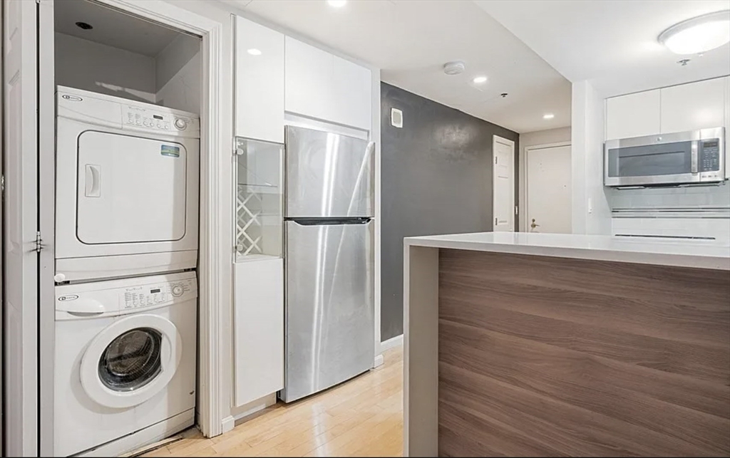 170 Tremont Street, Unit 905 Boston, MA 02111 - Photo 6 of 14