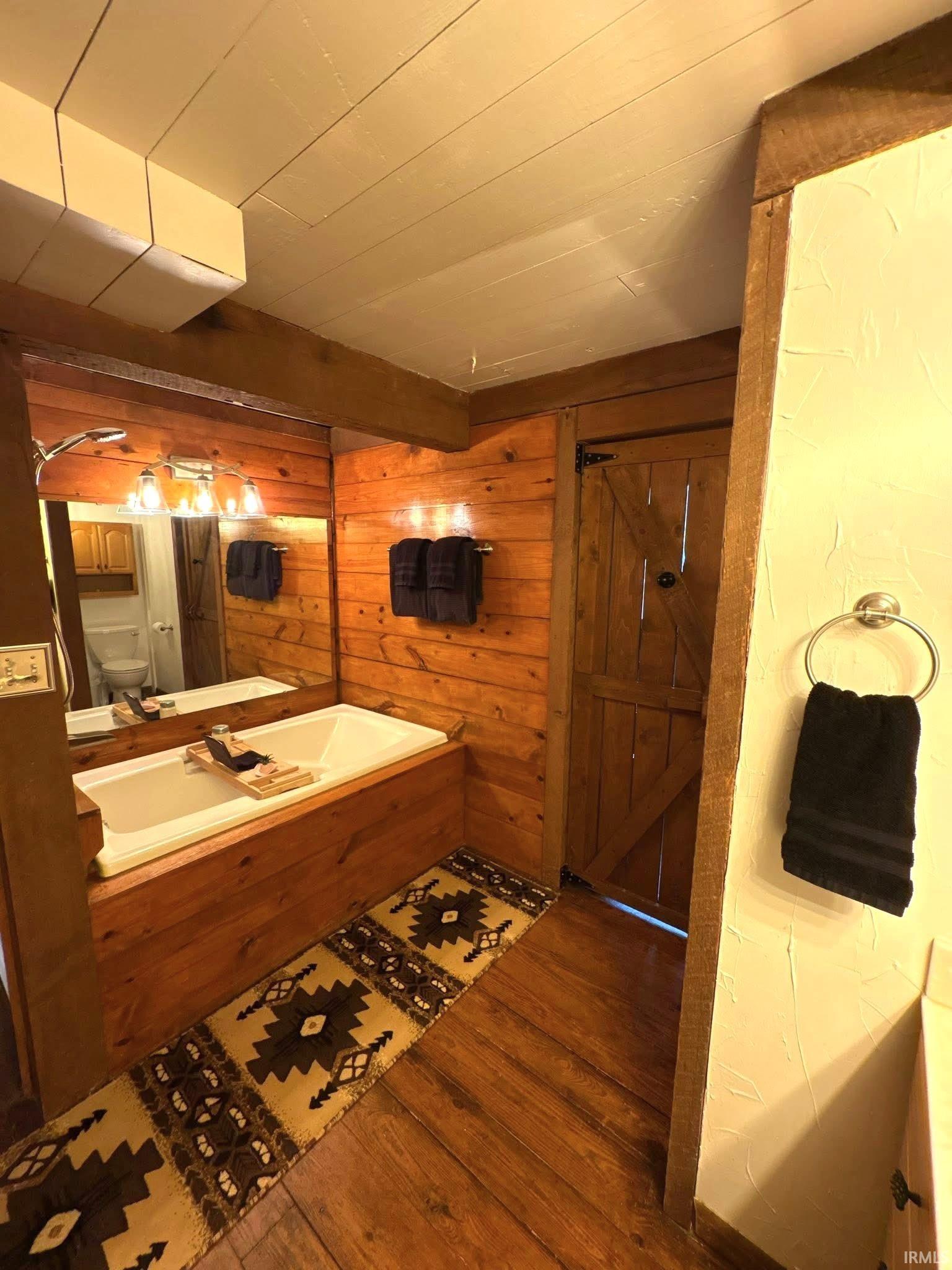 2435 South Roberts Way Logansport, IN 46947 - Photo 14 of 33