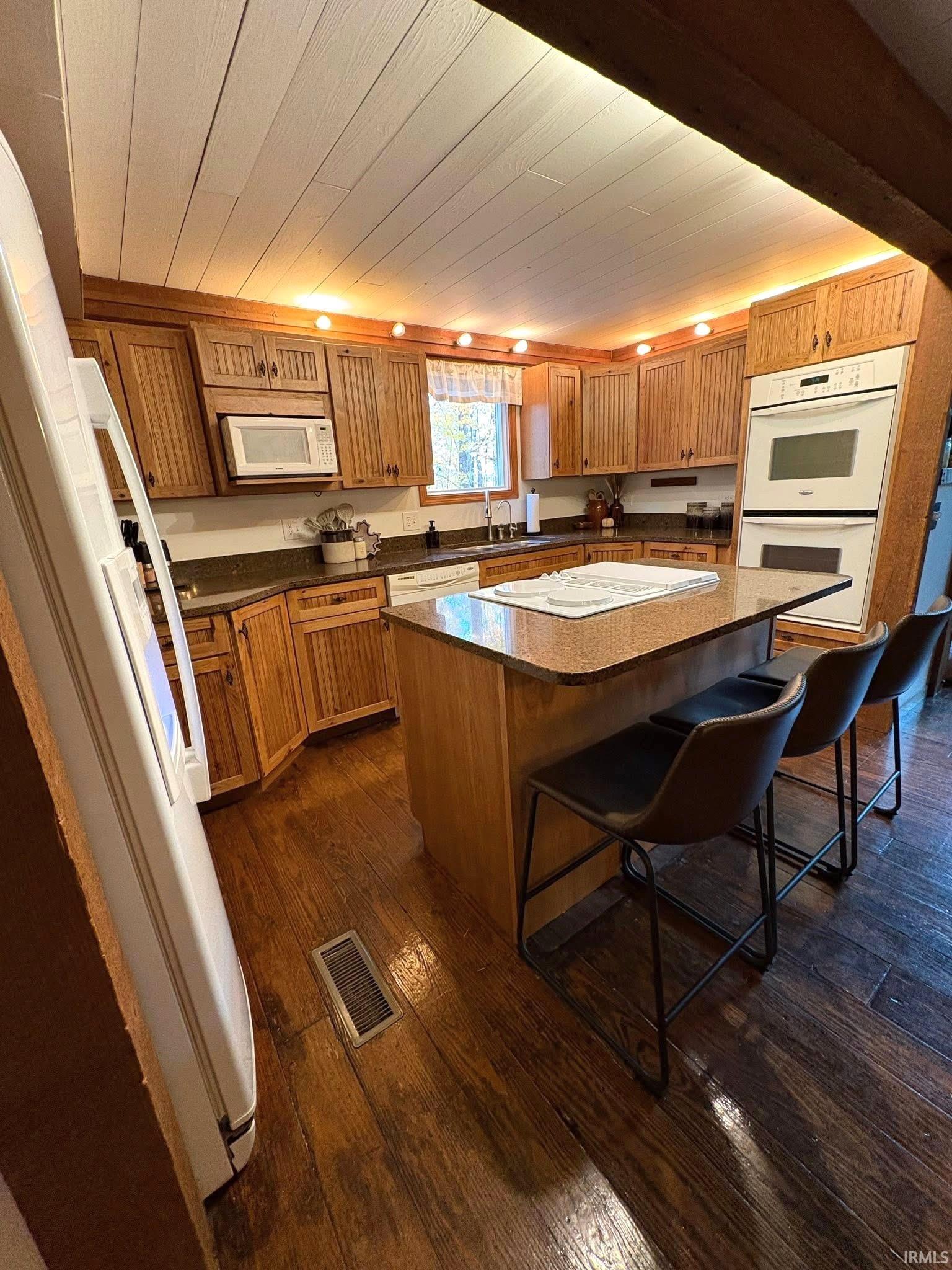 2435 South Roberts Way Logansport, IN 46947 - Photo 8 of 33