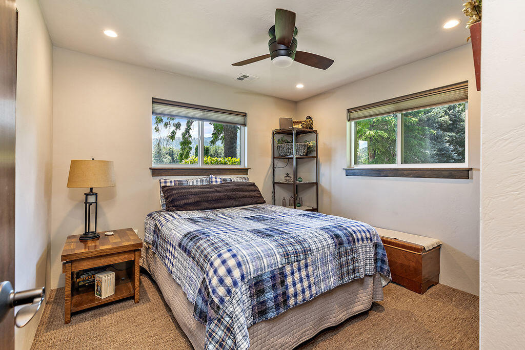 900 Hamilton Road Jacksonville, OR 97530 - Photo 54 of 159 54