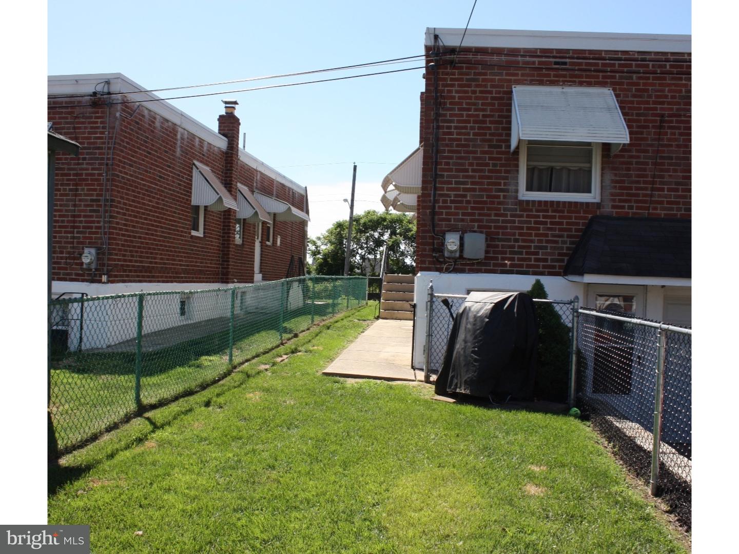 15122 Carter Road Philadelphia, PA 19116 - Photo 3 of 24 Exterior Back