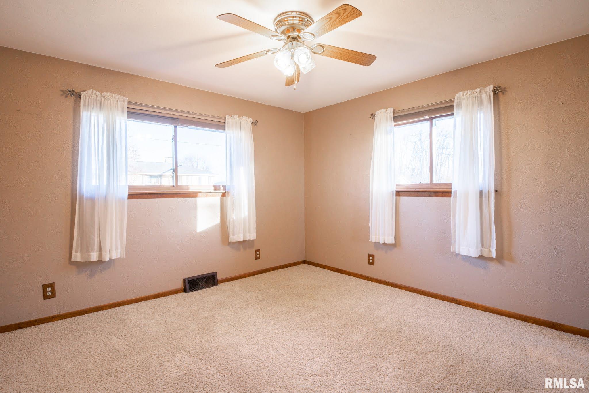 4505 Silvis Road Bartonville, IL 61607 - Photo 17 of 42 Gallery Image 17