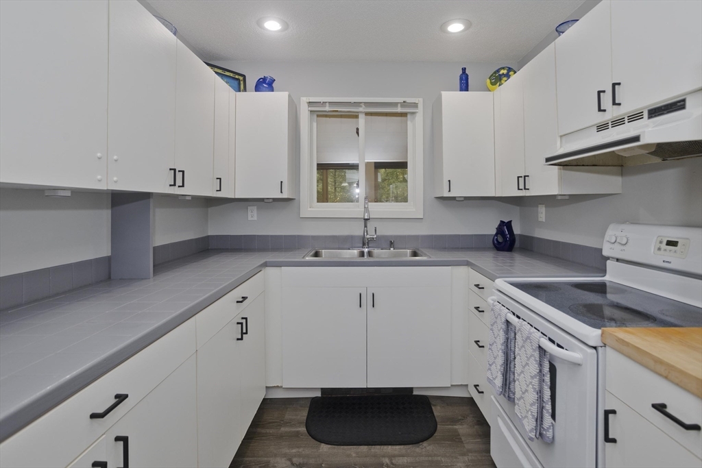 156 South Village Road Tolland, MA 01034 - Photo 19 of 42