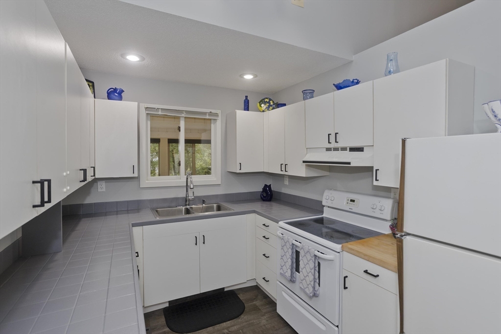 156 South Village Road Tolland, MA 01034 - Photo 21 of 42
