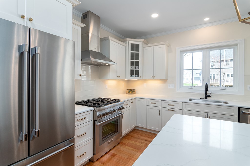 9 Scarlett Way Cranston, RI 02921 - Photo 16 of 50