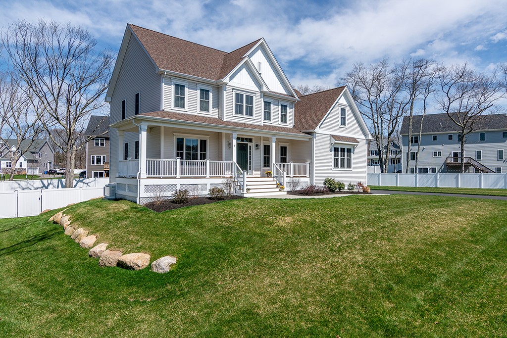 9 Scarlett Way Cranston, RI 02921 - Photo 2 of 50