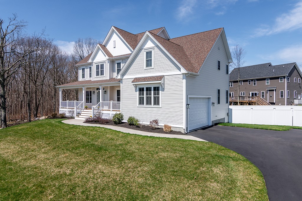 9 Scarlett Way Cranston, RI 02921 - Photo 3 of 50