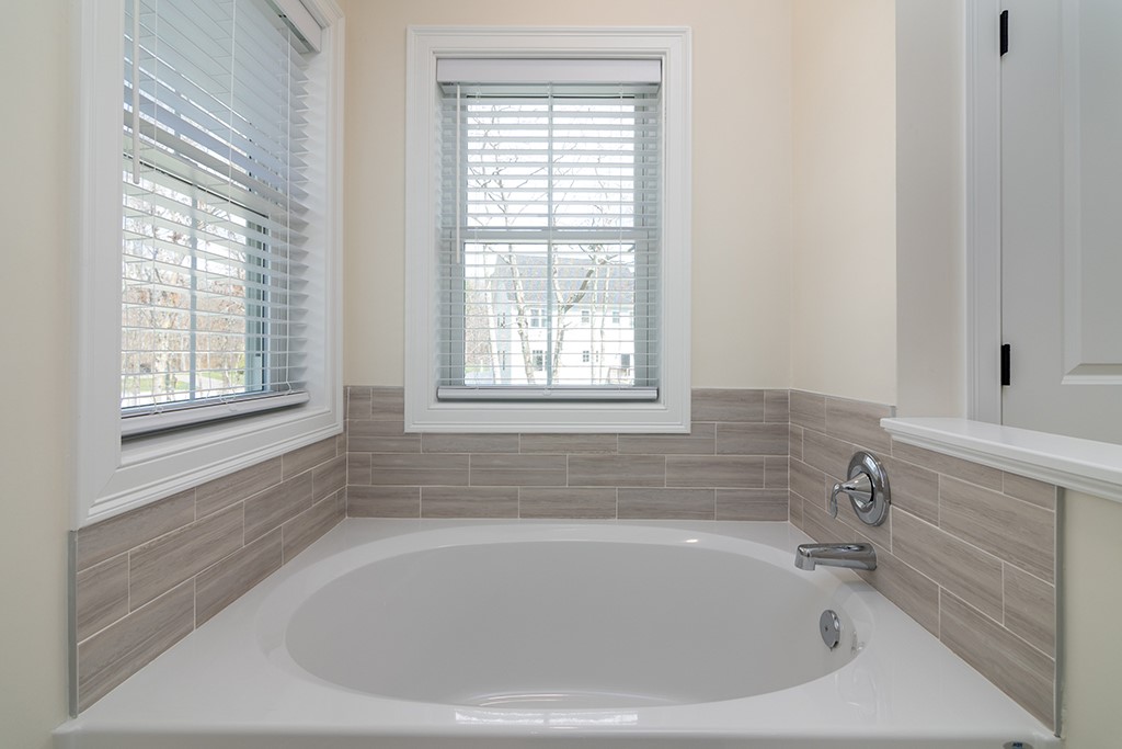 9 Scarlett Way Cranston, RI 02921 - Photo 34 of 50