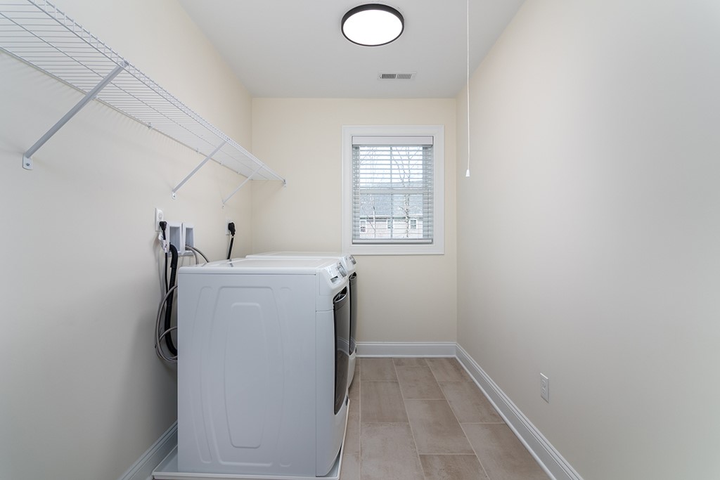 9 Scarlett Way Cranston, RI 02921 - Photo 37 of 50