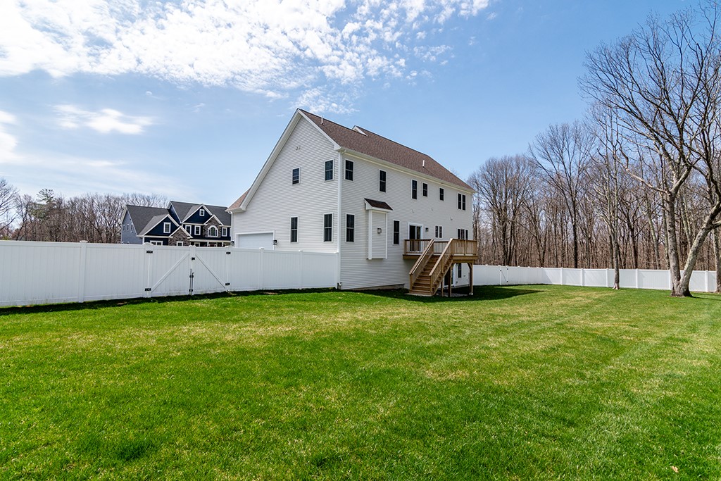 9 Scarlett Way Cranston, RI 02921 - Photo 4 of 50