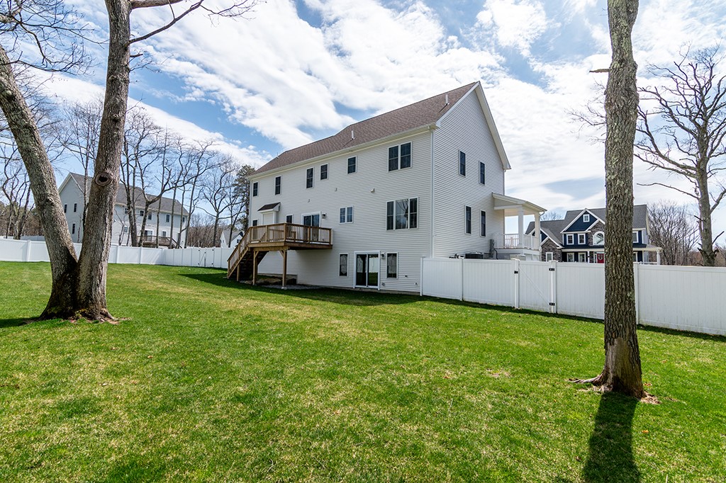 9 Scarlett Way Cranston, RI 02921 - Photo 5 of 50