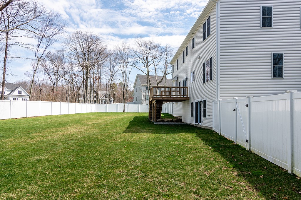9 Scarlett Way Cranston, RI 02921 - Photo 6 of 50