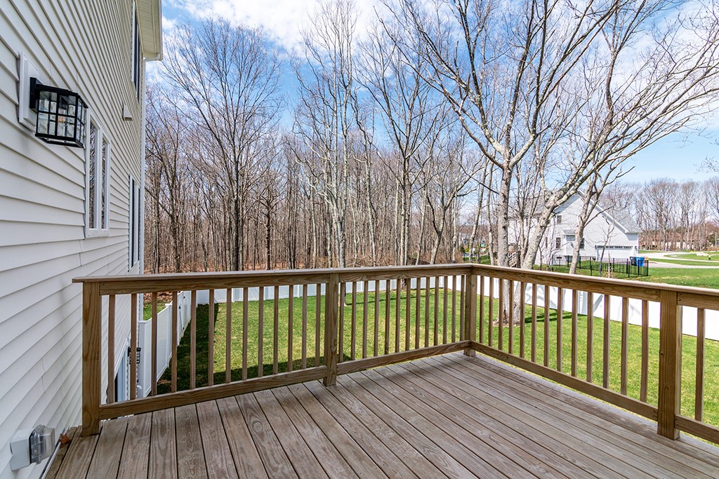 9 Scarlett Way Cranston, RI 02921 - Photo 7 of 50