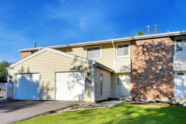 $2,500 | 533 Thomas Road, Unit 533, Bolingbrook, IL 60440