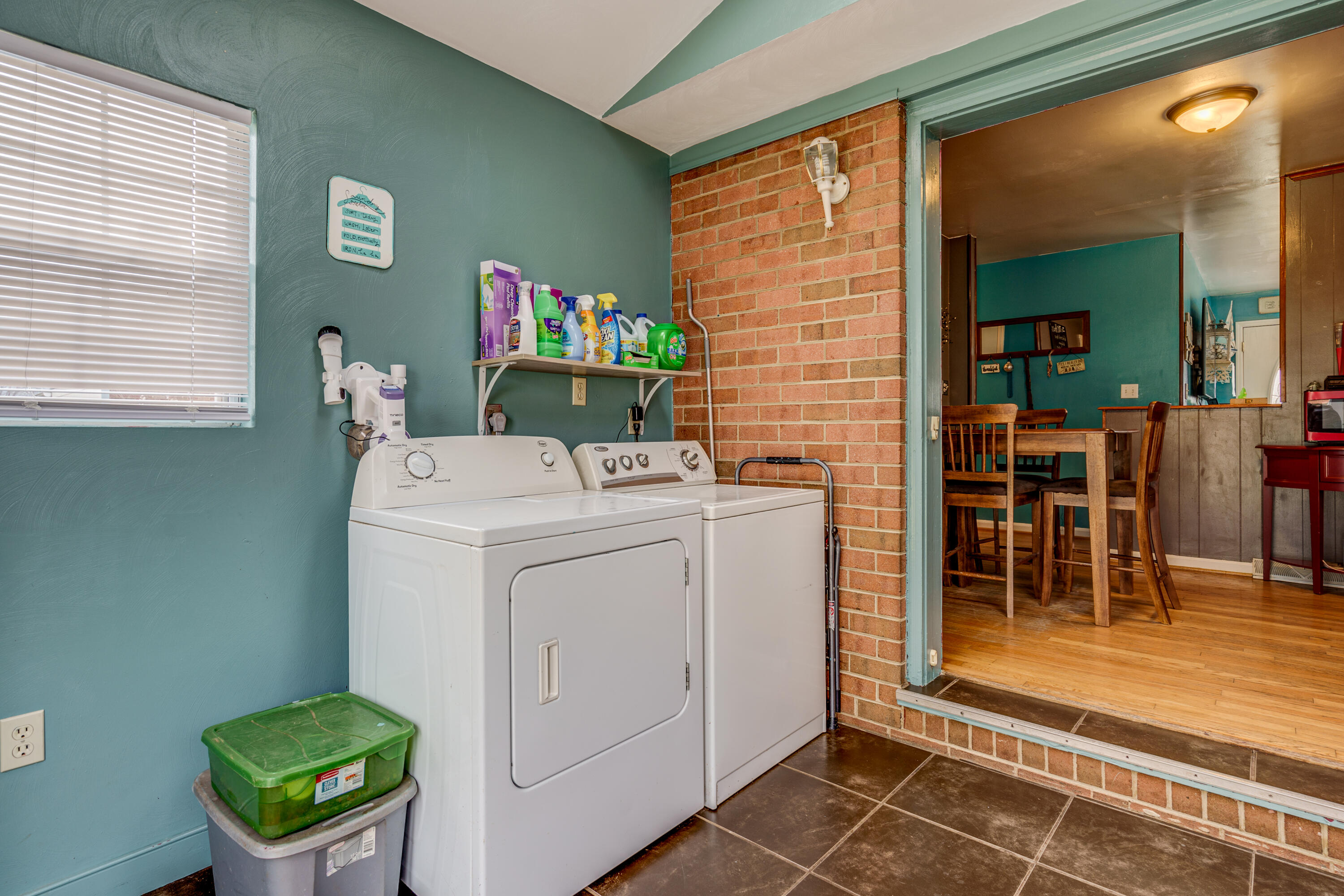 508 Water Oak Road Roanoke, VA 24019 - Photo 12 of 31 8958ECF3-84AE-4FBA-A909-1F1860009D6B