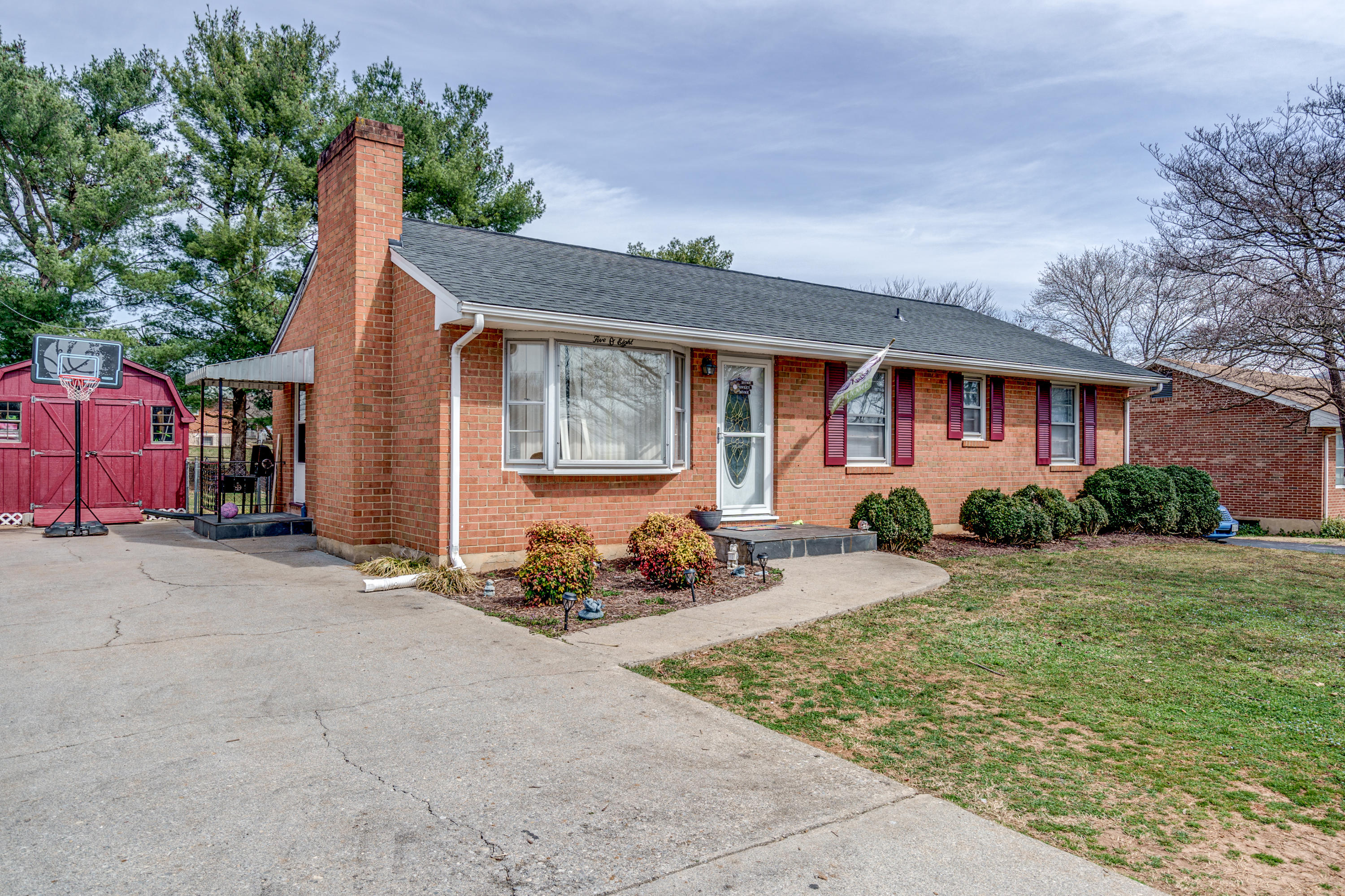 508 Water Oak Road Roanoke, VA 24019 - Photo 24 of 31 11D74C20-D6C5-421C-BB72-2E4E8C140BA9