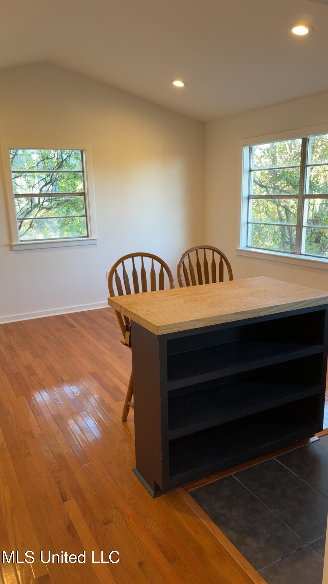 1021 Monroe Street Jackson, MS 39202 - Photo 6 of 24 IMG_6251