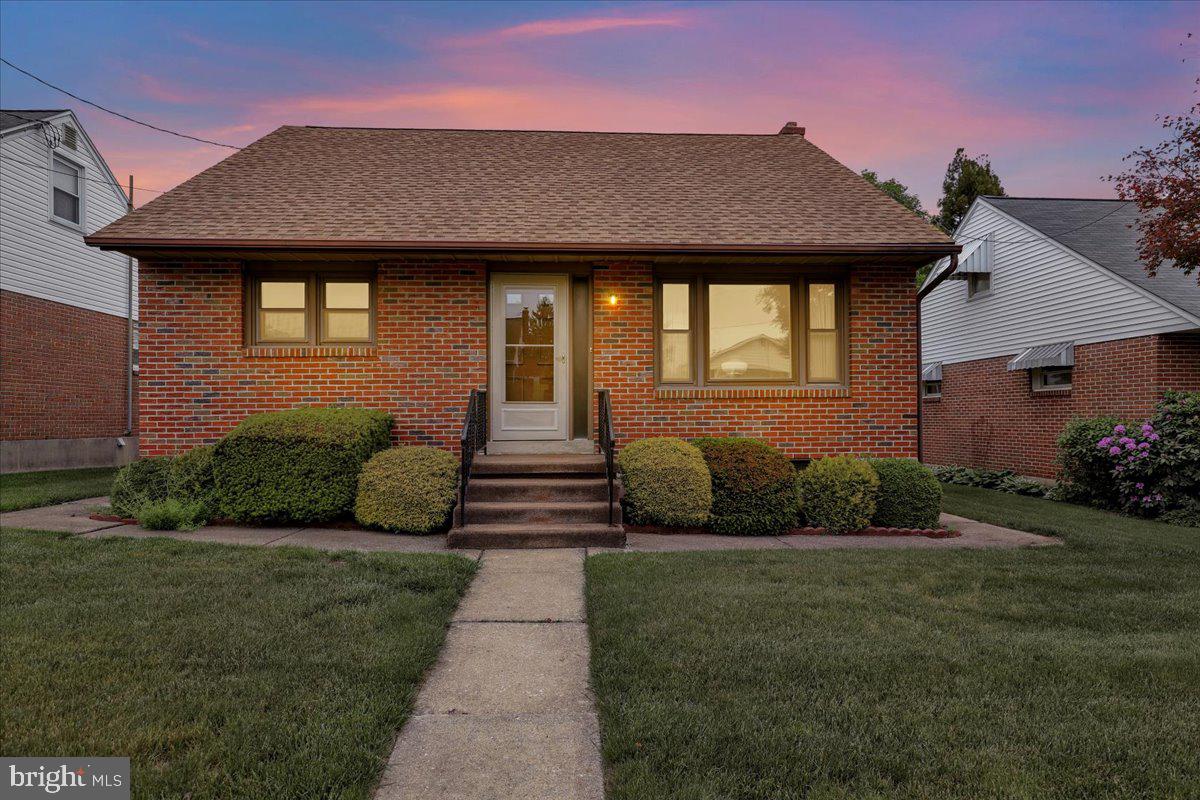 1242 Commonwealth Boulevard Reading, PA 19607 - Photo 2 of 29