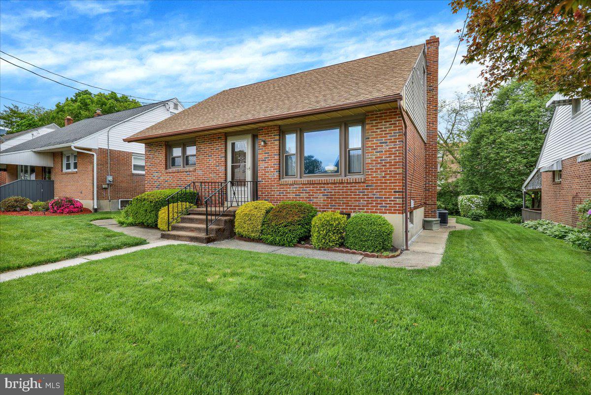 1242 Commonwealth Boulevard Reading, PA 19607 - Photo 3 of 29