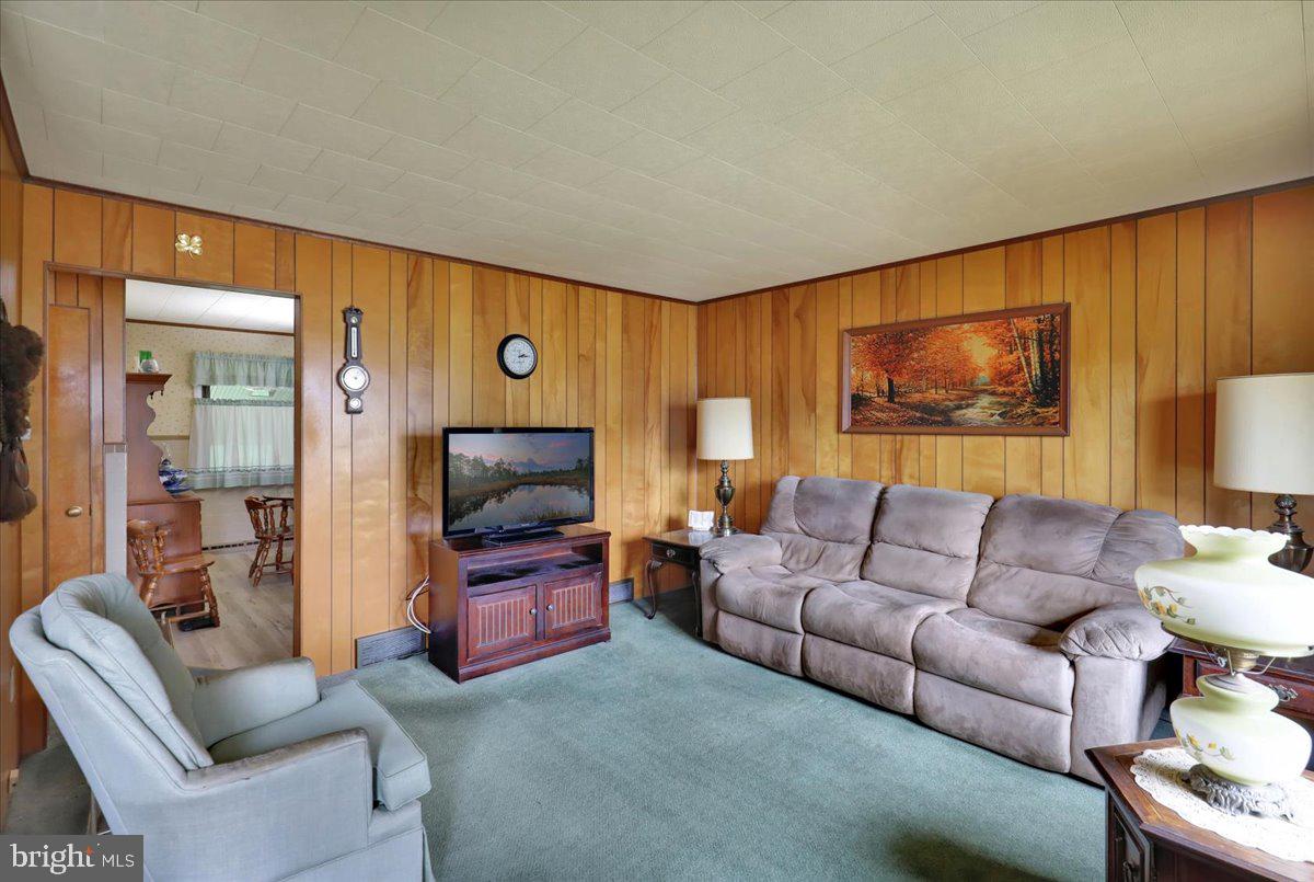 1242 Commonwealth Boulevard Reading, PA 19607 - Photo 5 of 29