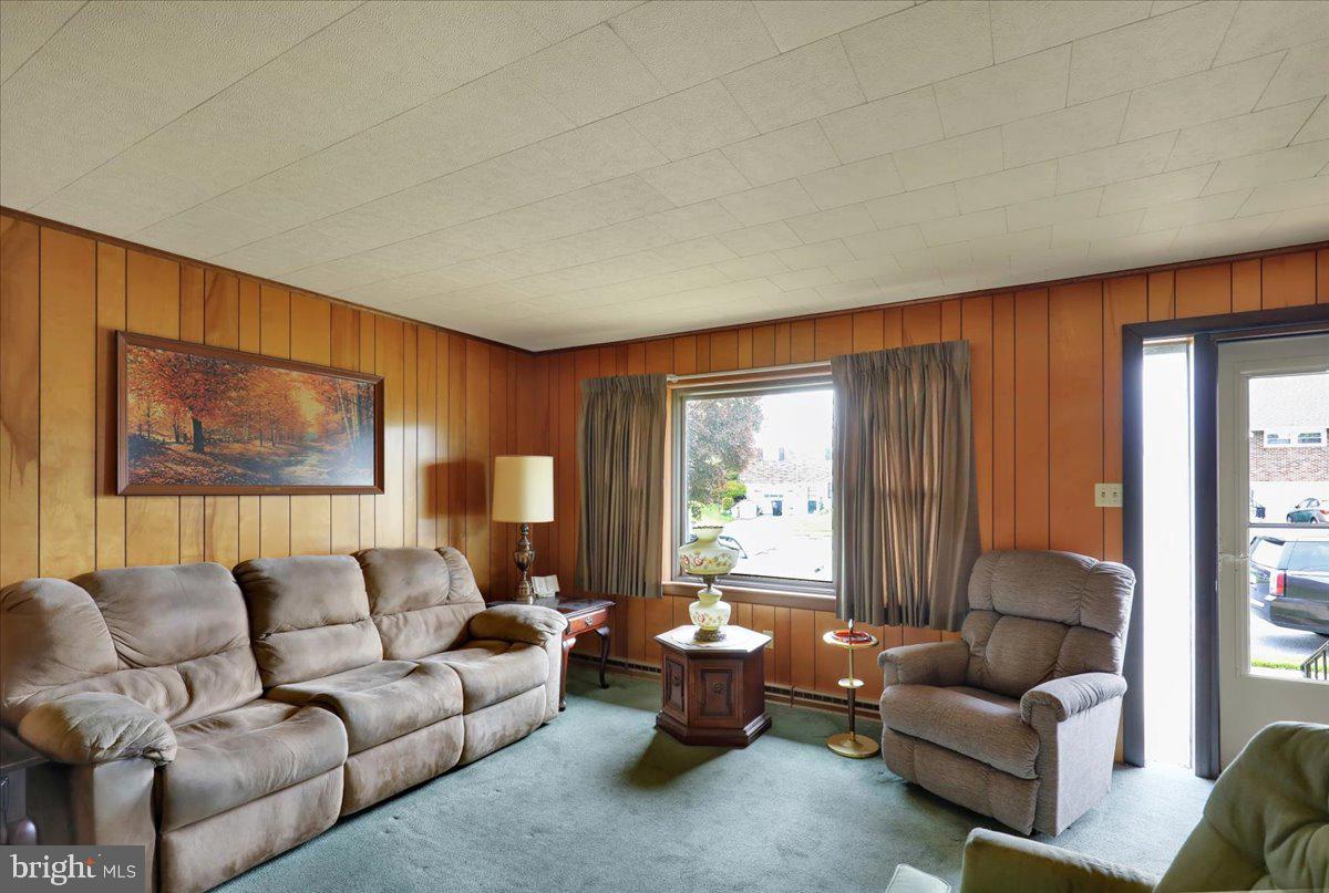 1242 Commonwealth Boulevard Reading, PA 19607 - Photo 6 of 29