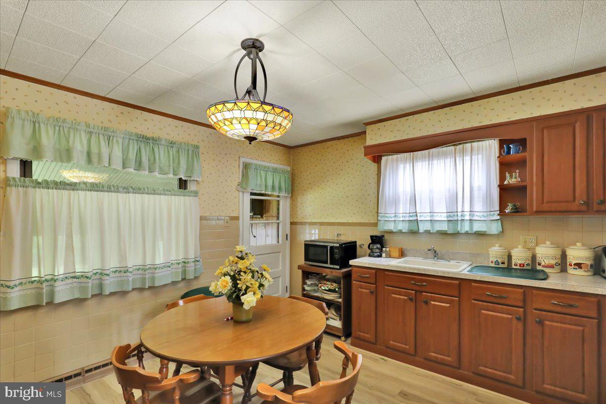 1242 Commonwealth Boulevard Reading, PA 19607 - Photo 8 of 29