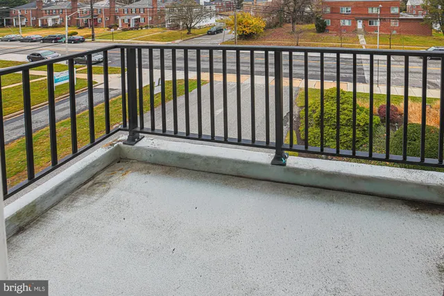 a view of a tennis court