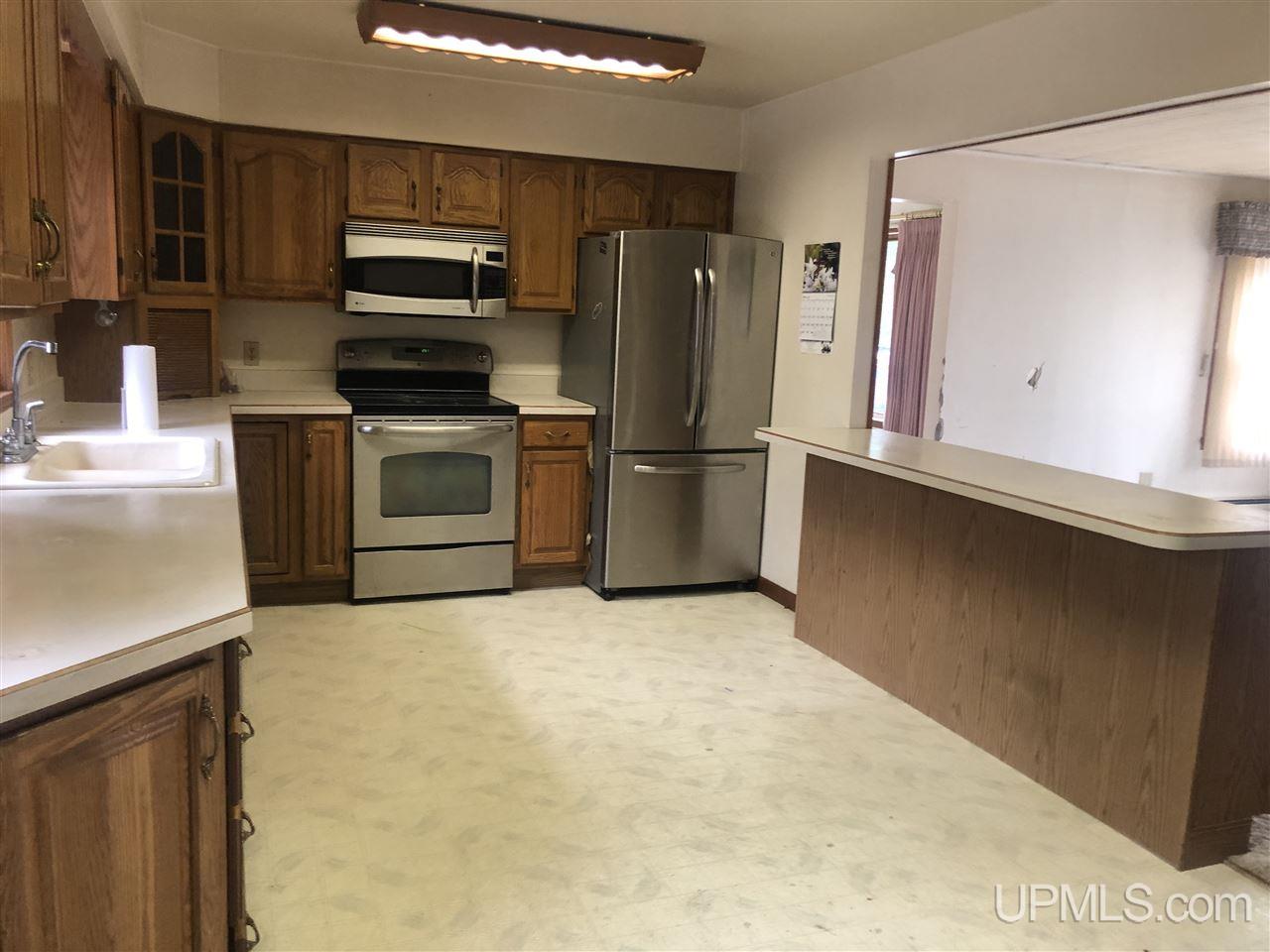 5622 25th Road Gladstone, MI 49837 - Photo 6 of 13