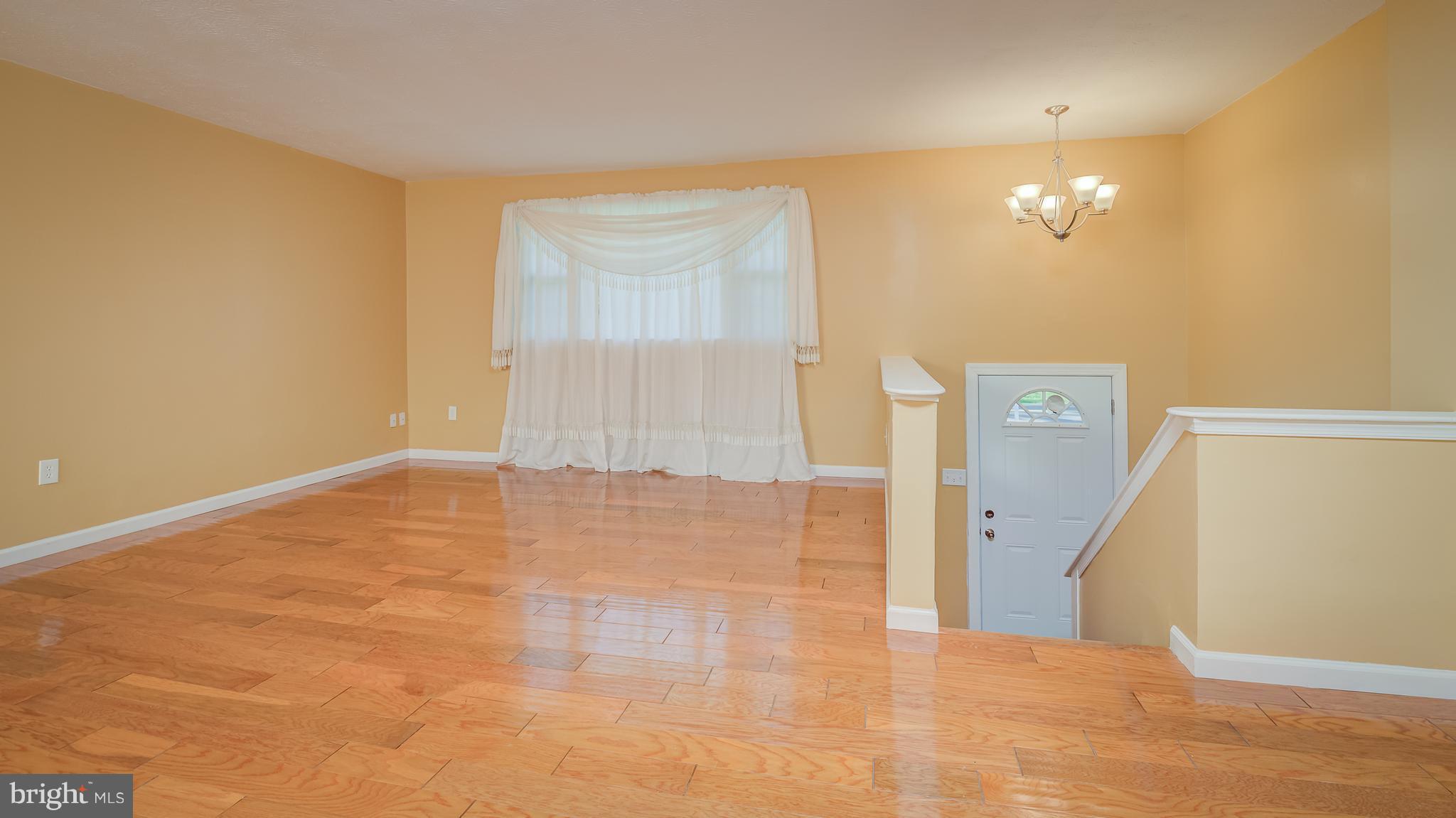 15501 Livingston Road Accokeek, MD 20607 - Photo 14 of 28 Living Room
