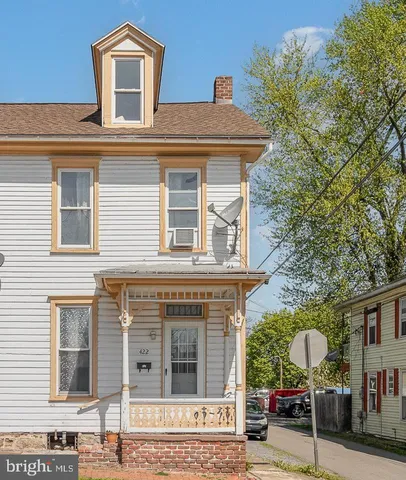 $1,295 | 422 Mulberry Street, Newport, PA 17074