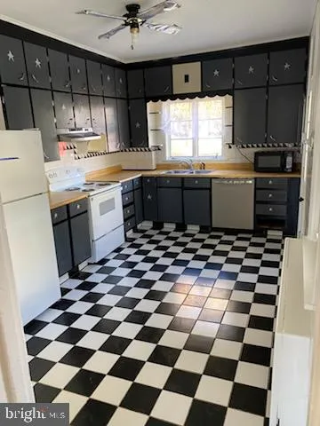 $1,300 | 422 Mulberry Street, Newport, PA 17074