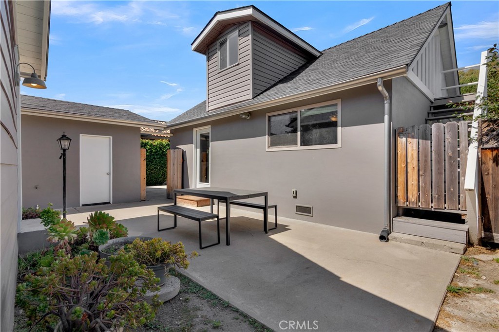 280 Tally Ho Road Arroyo Grande, CA 93420 - Photo 32 of 43 Back patio between the home and Cottage