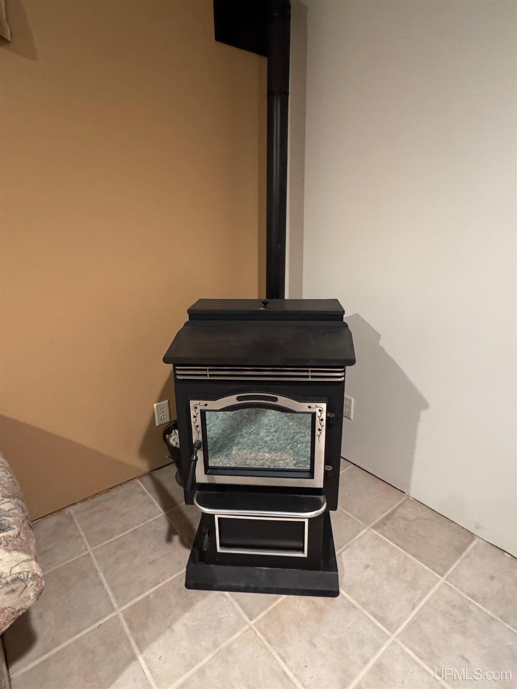 6095 K Road Escanaba, MI 49829 - Photo 18 of 20 Gallery Image 18