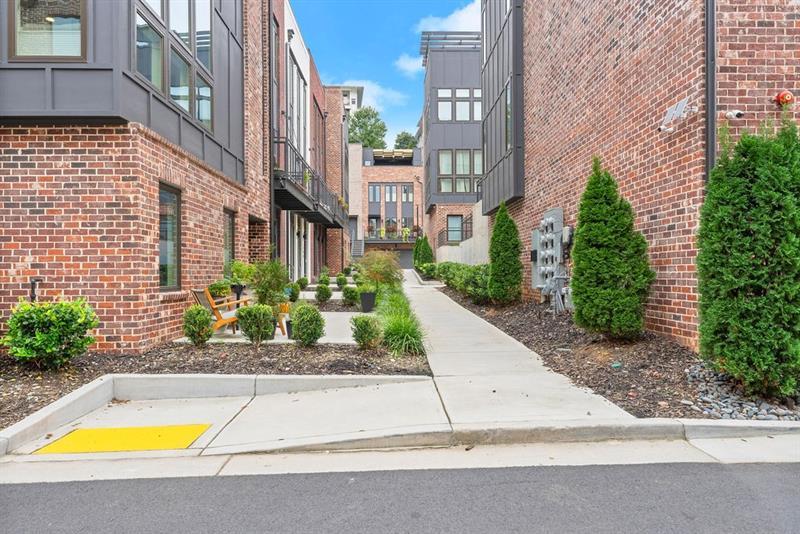 1256 Chelsea Circle Northwest Atlanta, GA 30318 - Photo 5 of 52