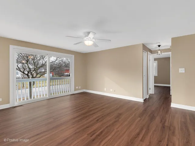 $269,900 | 199 Duxbury Court, Unit D, Bloomingdale, IL 60108