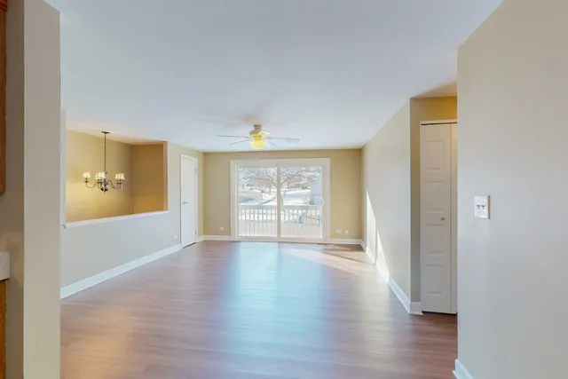 $274,900 | 199 Duxbury Court, Unit D, Bloomingdale, IL 60108