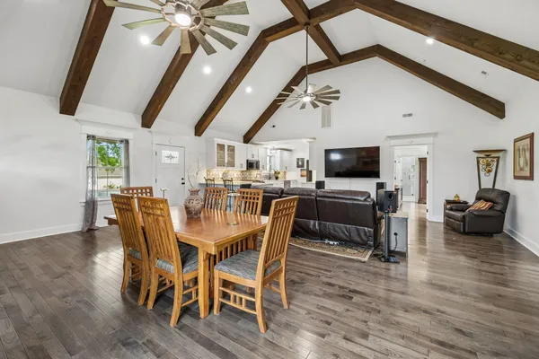 $874,900 | 2104 Williamsport Pike, Columbia, TN 38401
