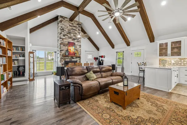 $874,900 | 2104 Williamsport Pike, Columbia, TN 38401